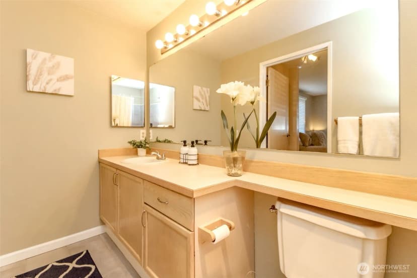Property photo for 949 Aberdeen Avenue Ne #c107, Renton photo 23