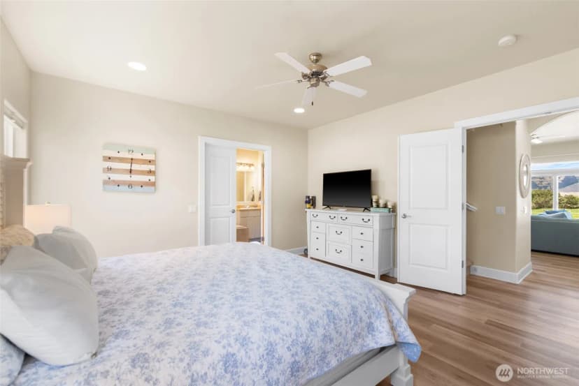 Property photo for 9234 Canyon Drive Nw #c10, Quincy photo 18