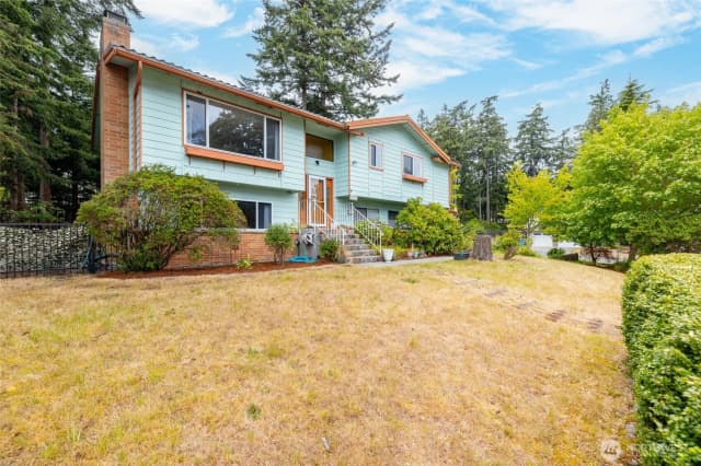 Property photo for 1127 Sw Fairhaven Drive, Oak Harbor photo 2