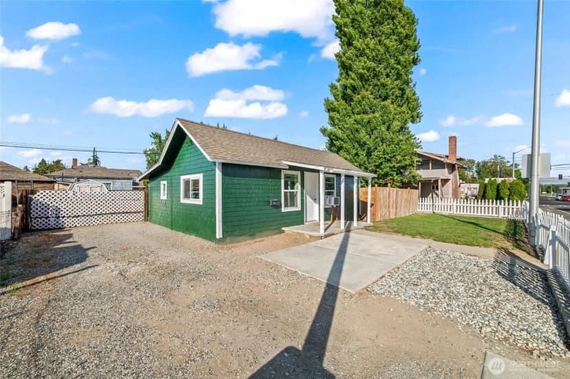 Property photo for 1014 Cherry Street, Wenatchee photo 7