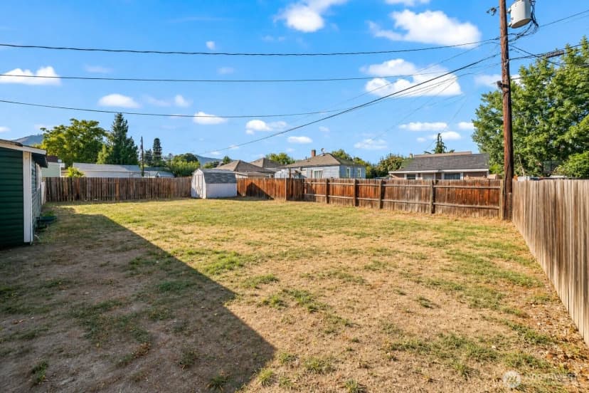 Property photo for 1014 Cherry Street, Wenatchee photo 19