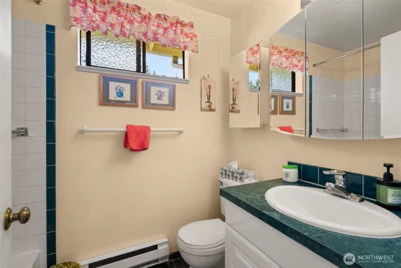 Property photo for 1111 S 249th Place, Des Moines photo 18