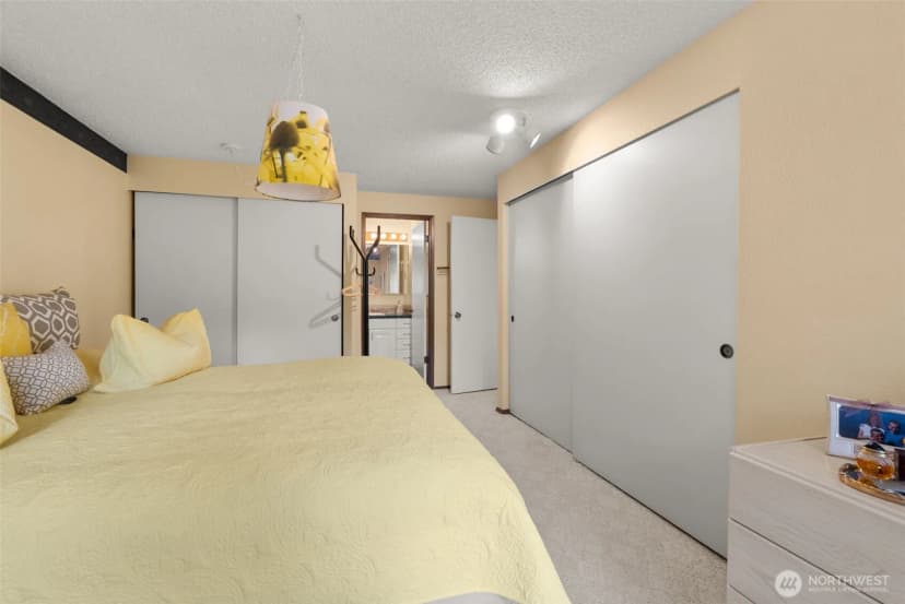 Property photo for 1111 S 249th Place, Des Moines photo 15