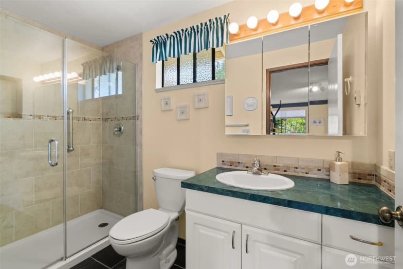 Property photo for 1111 S 249th Place, Des Moines photo 16