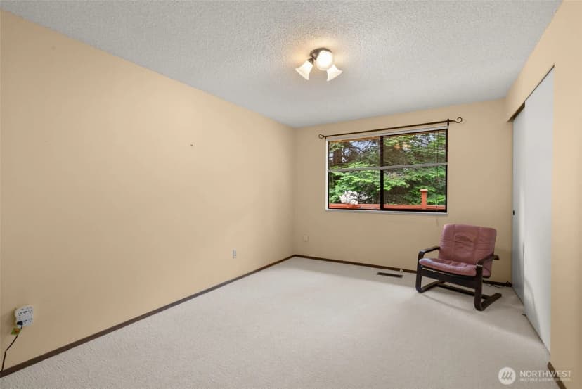 Property photo for 1111 S 249th Place, Des Moines photo 17