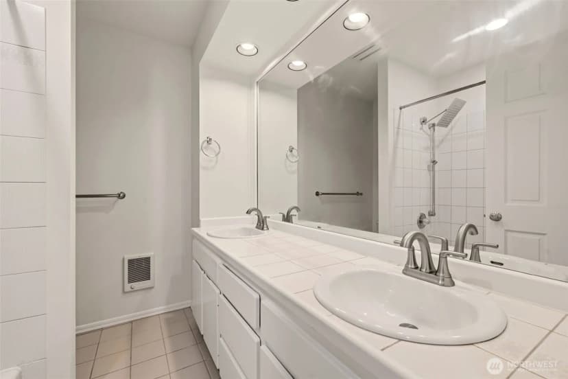 Property photo for 221 Sw 331st Place, Federal Way photo 24