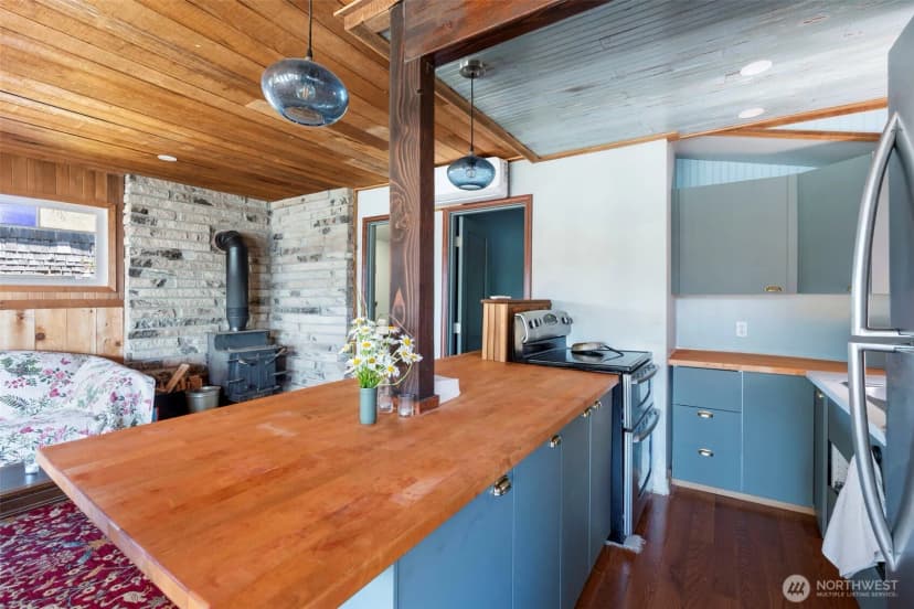 Property photo for 28243 Manzanita Beach Road Sw, Vashon photo 10
