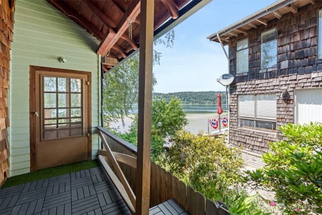 Property photo for 28243 Manzanita Beach Road Sw, Vashon photo 2