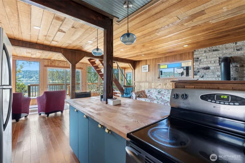 Property photo for 28243 Manzanita Beach Road Sw, Vashon photo 11