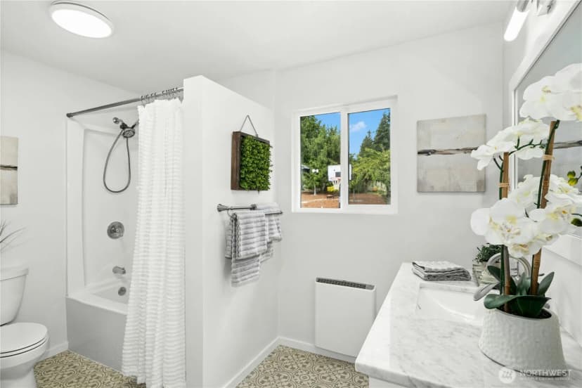Property photo for 1572 Ne 170th Street, Shoreline photo 15