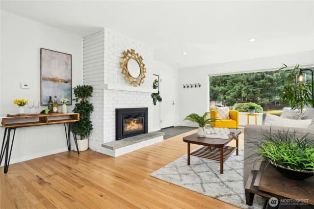 Property photo for 1572 Ne 170th Street, Shoreline photo 4