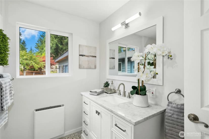 Property photo for 1572 Ne 170th Street, Shoreline photo 16
