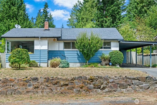 Property photo for 1572 Ne 170th Street, Shoreline photo 2