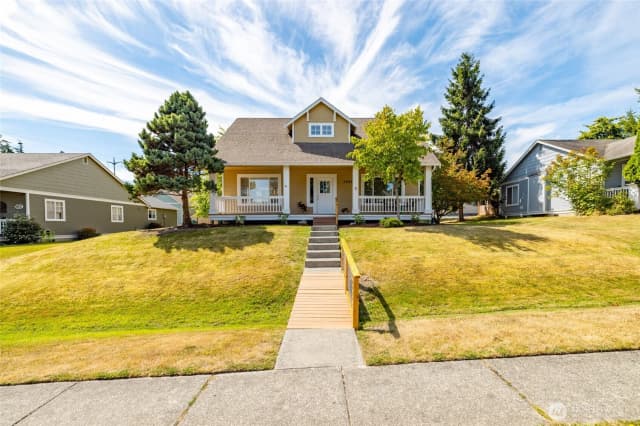 Property photo for 2209 24th Street, Anacortes photo 4
