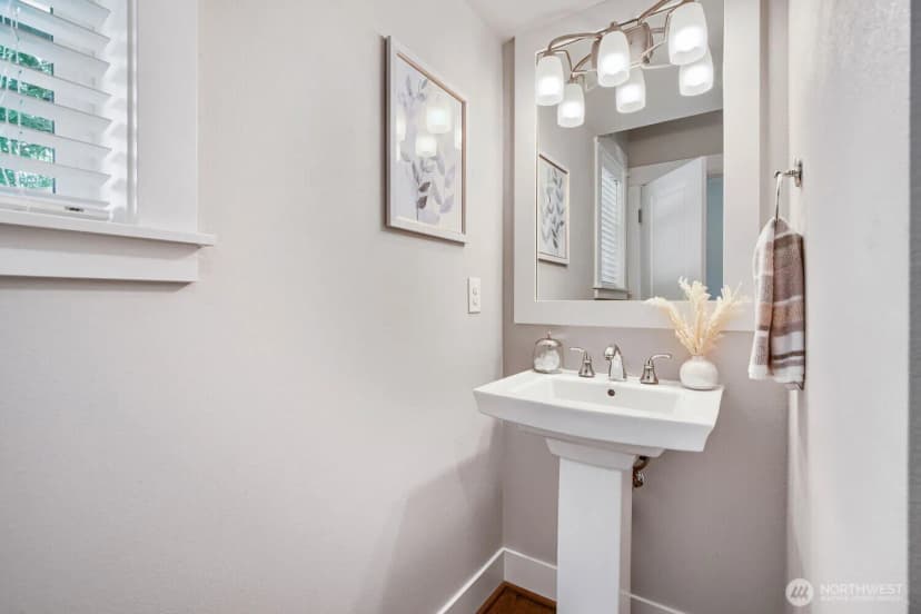 Property photo for 24356 Ne 15th Way, Sammamish photo 15
