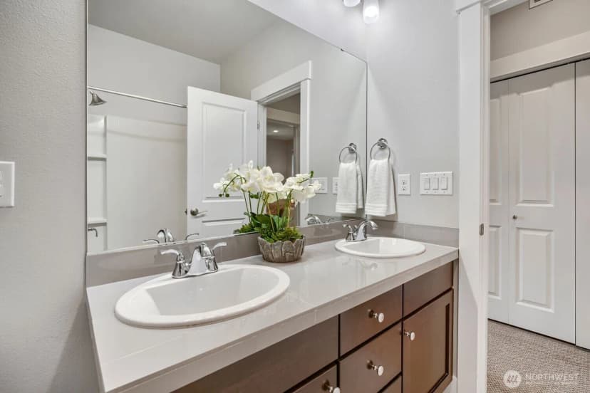 Property photo for 24356 Ne 15th Way, Sammamish photo 33