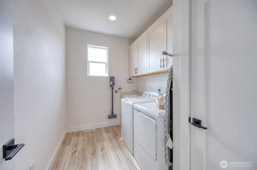 Property photo for 507 Mccauley Avenue, Buckley photo 26