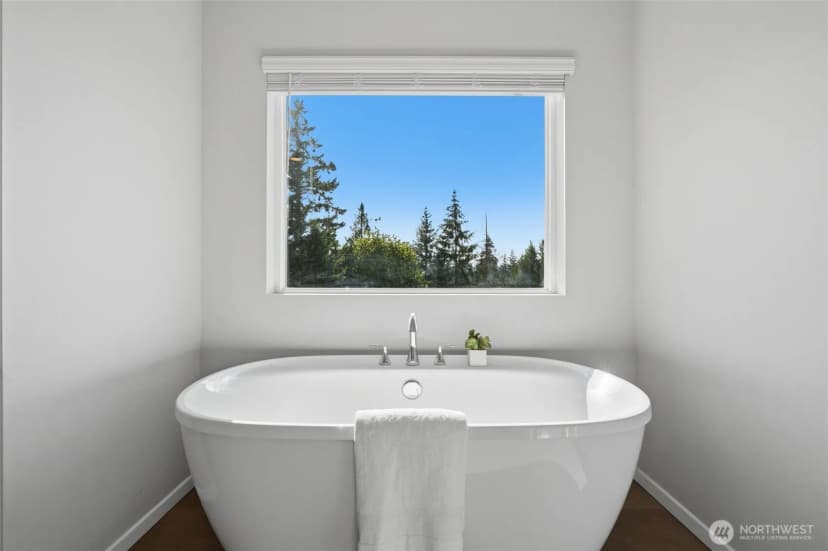 Property photo for 1685 Ne Halden Glen Drive, Poulsbo photo 25