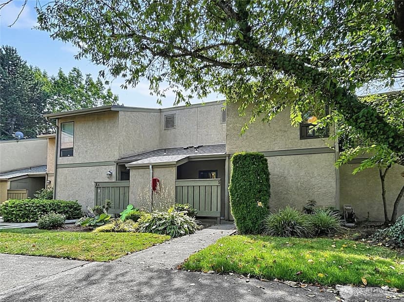 Property photo for 10011 Ne 138th Place #a5, Kirkland photo 21