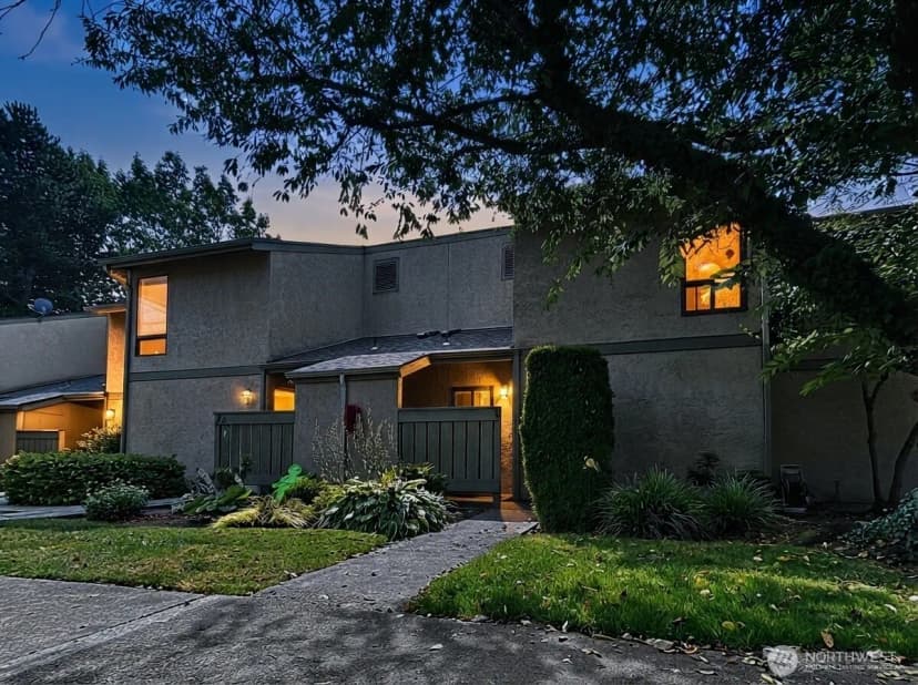Property photo for 10011 Ne 138th Place #a5, Kirkland