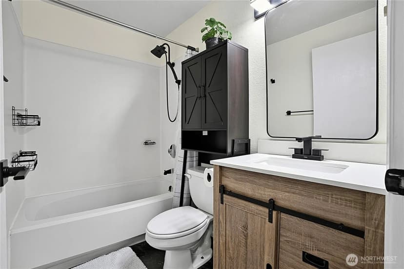 Property photo for 10011 Ne 138th Place #a5, Kirkland photo 11