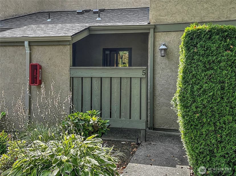 Property photo for 10011 Ne 138th Place #a5, Kirkland photo 20