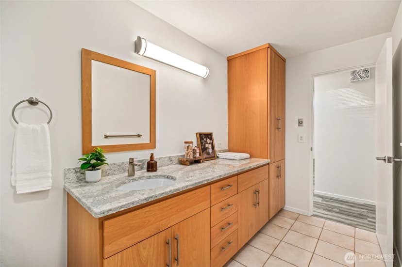 Property photo for 15805 64th Avenue Ne, Kenmore photo 27