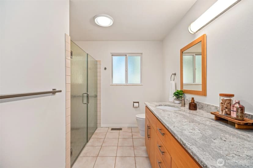 Property photo for 15805 64th Avenue Ne, Kenmore photo 26