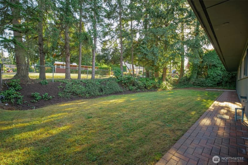 Property photo for 15805 64th Avenue Ne, Kenmore photo 38