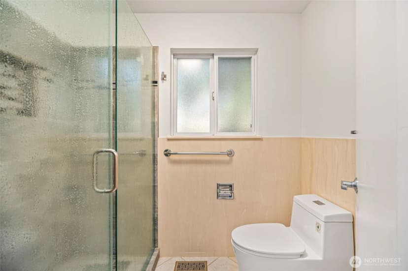 Property photo for 15805 64th Avenue Ne, Kenmore photo 22