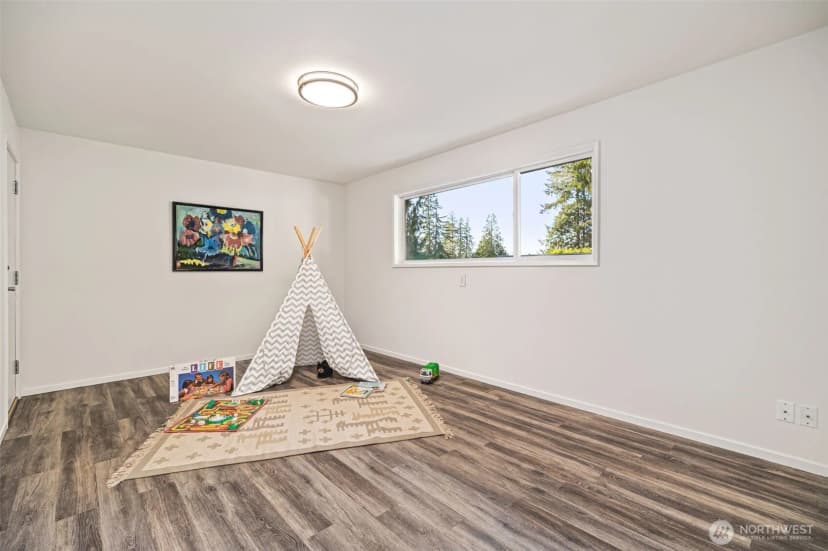 Property photo for 15805 64th Avenue Ne, Kenmore photo 28