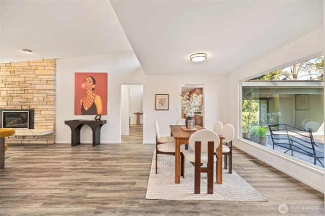 Property photo for 15805 64th Avenue Ne, Kenmore photo 5