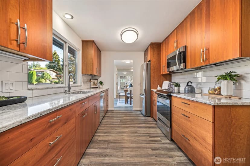 Property photo for 15805 64th Avenue Ne, Kenmore photo 14