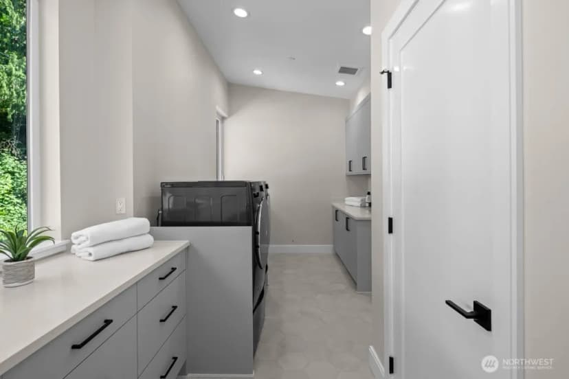 Property photo for 5630 Beach Drive Sw, Seattle photo 27
