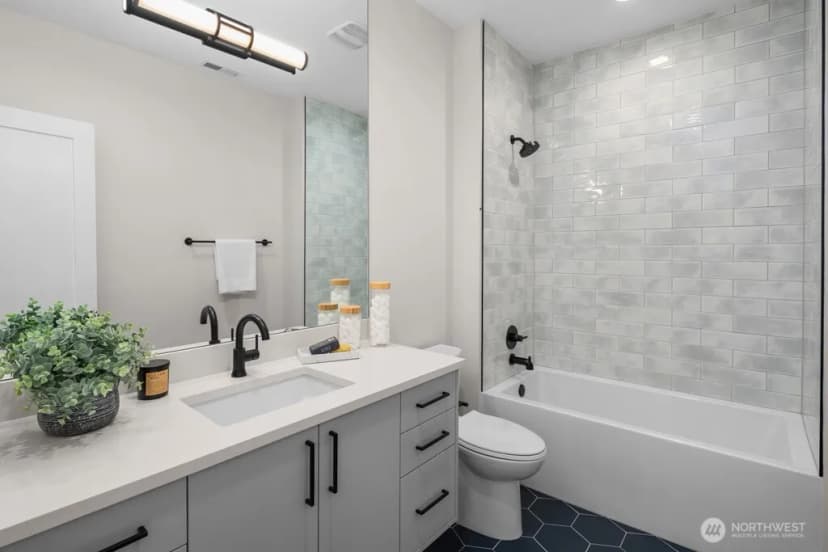 Property photo for 5630 Beach Drive Sw, Seattle photo 31