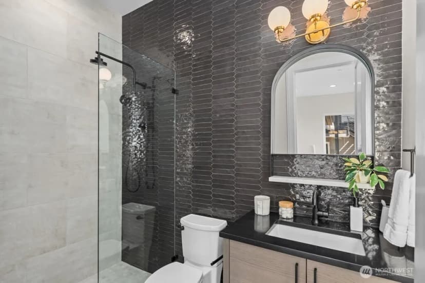 Property photo for 5630 Beach Drive Sw, Seattle photo 25