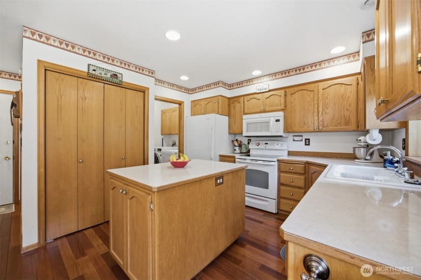 Property photo for 913 N Pine Court, Lynden photo 18