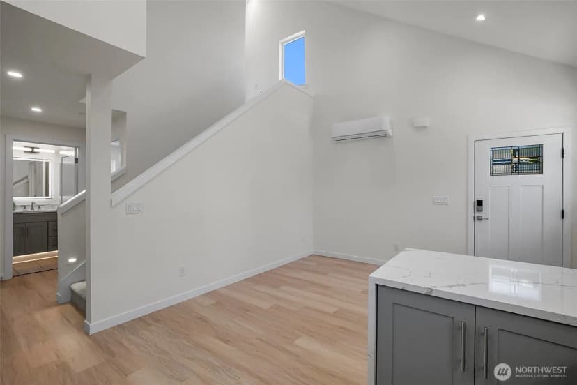 Property photo for 2623 Grand Ave #c, Everett photo 8