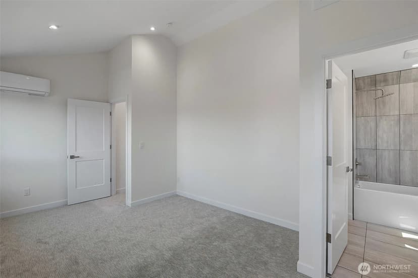 Property photo for 2623 Grand Ave #c, Everett photo 21