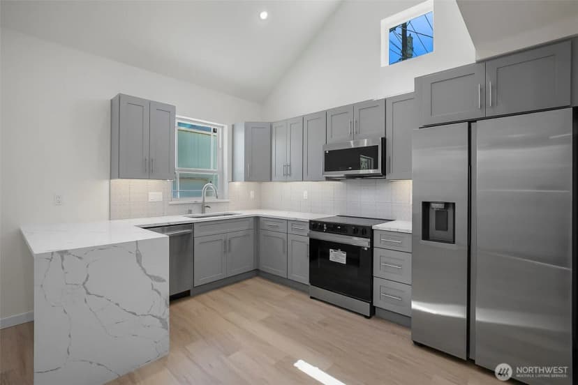 Property photo for 2623 Grand Ave #c, Everett photo 6