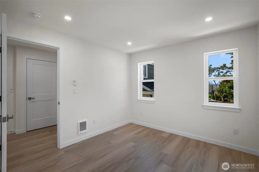 Property photo for 2623 Grand Ave #c, Everett photo 14