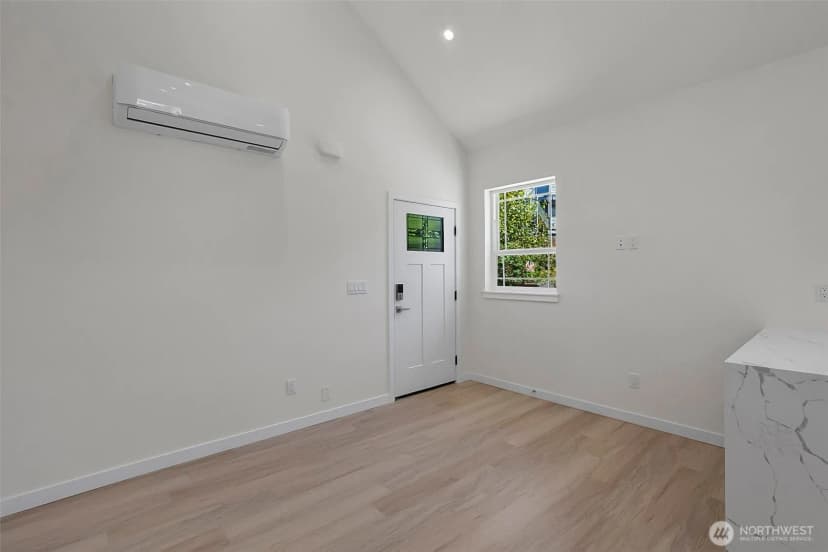 Property photo for 2623 Grand Ave #c, Everett photo 10