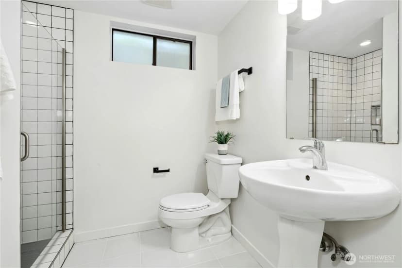 Property photo for 18411 40th Place Ne, Lake Forest Park photo 23