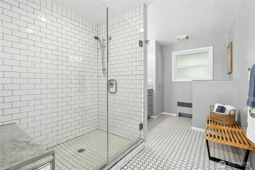 Property photo for 18411 40th Place Ne, Lake Forest Park photo 12