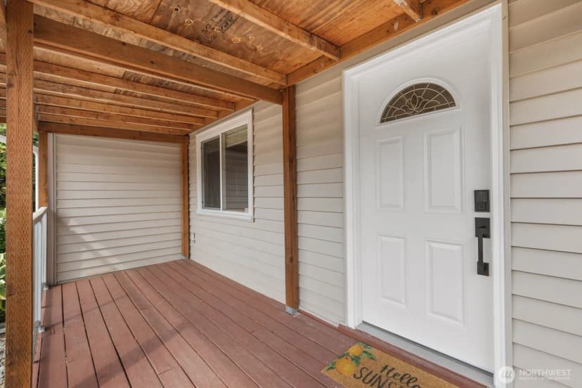 Property photo for 15507 56th Avenue W, Edmonds photo 2