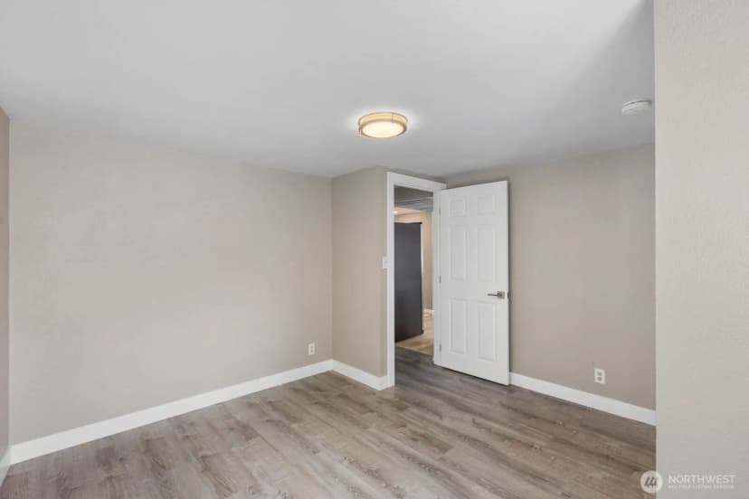 Property photo for 15507 56th Avenue W, Edmonds photo 13