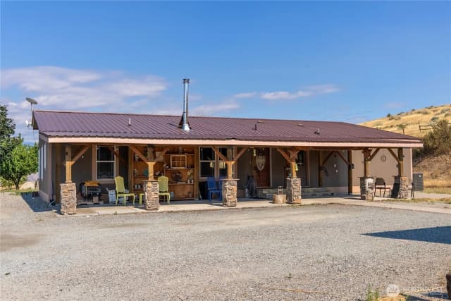 Property photo for 47 Barn Dance Drive, Pateros