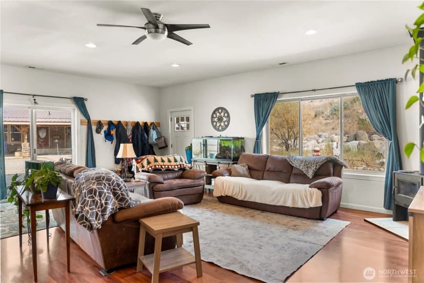 Property photo for 47 Barn Dance Drive, Pateros photo 30
