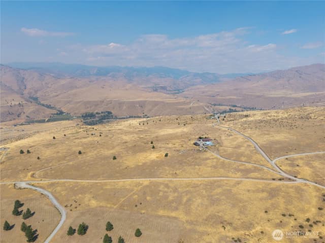 Property photo for 47 Barn Dance Drive, Pateros photo 3
