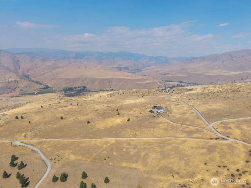 Property photo for 47 Barn Dance Drive, Pateros photo 3